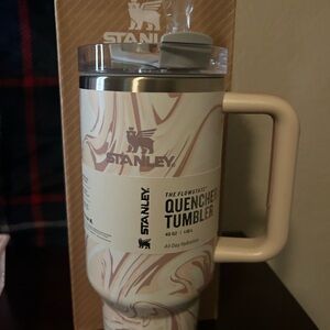 Stanley Pink Marble Quencher Tumbler with Handle